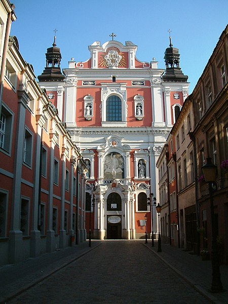 File:Fara Poznan Fasada.jpg