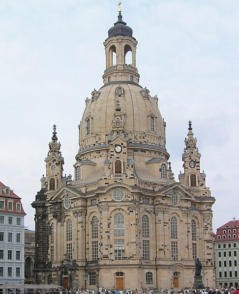 File:Frauenkirche - panoramio.jpg