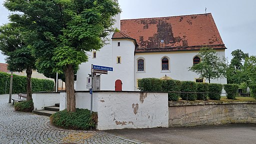 Friedhofsmauer Bischof-Ehrenfried-Straße; Nähe Marktplatz in Absberg