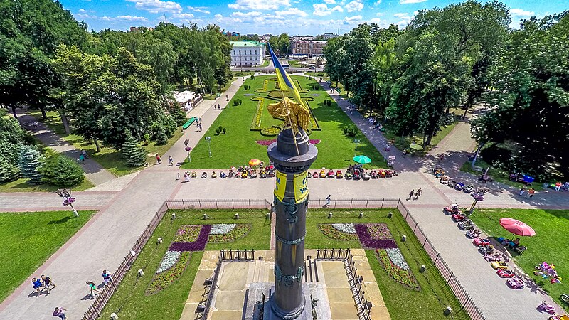 File:Glory monument - Kruhla Square - Poltava - 4.jpg