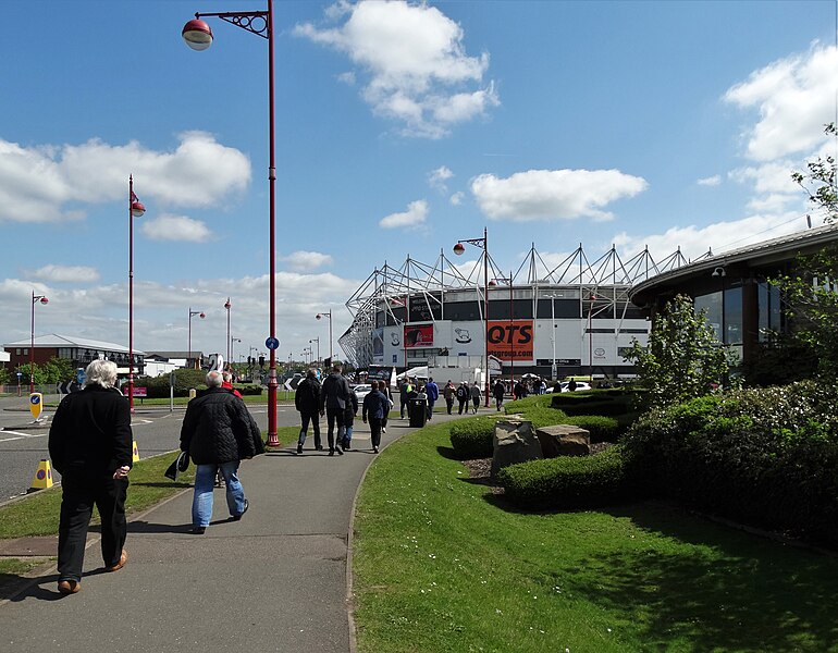 File:Going to The Match - geograph.org.uk - 4949906.jpg