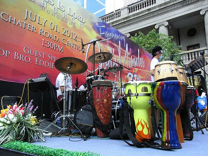 File:HK Central 中環 遮打道 Chater Road stage live band drums July-2012.JPG