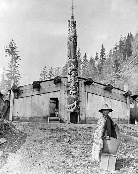 File:Haida house totem pole regalia Haina 1888 RCBM AA-00073.jpg