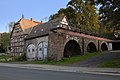 Abschnitt sowie zwei Pfeiler einer Wasserleitungsbrücke (Einzeldenkmale der Sachgesamtheit 08985328)