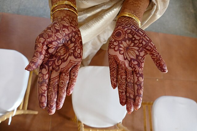 How to Care For Henna Tattoo - 10 Simple Steps to Double the Time – The  Henna Guys