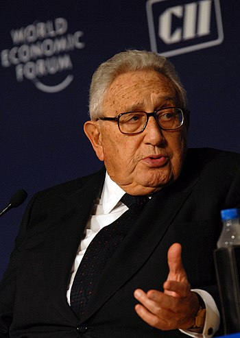 English: Henry Kissinger, at the World Economi...