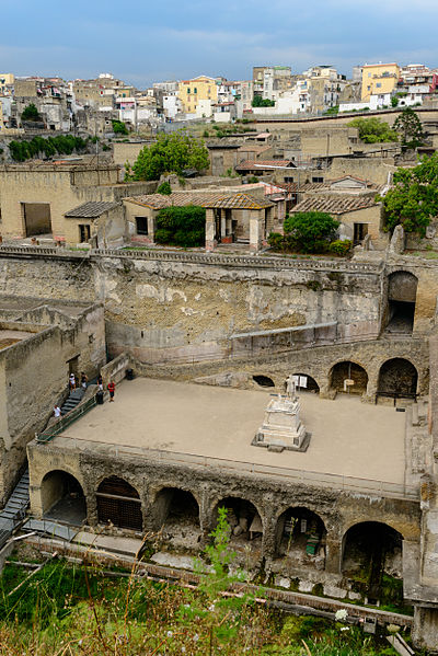 File:Herculaneum - Ercolano - Campania - Italy - July 9th 2013 - 06.jpg
