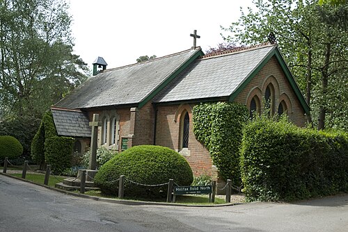 St John's Church (Church of England) Heronsgate 001.jpg