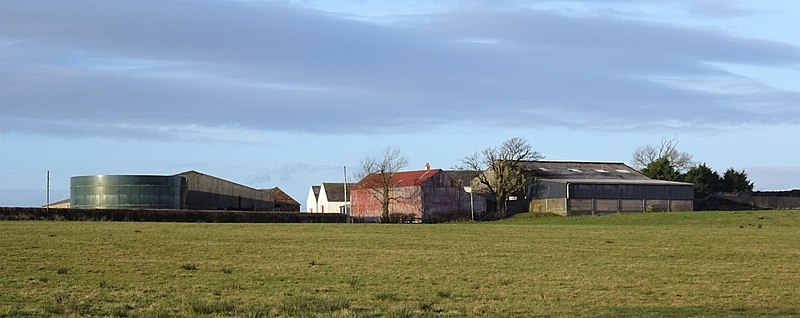 File:Hill of Fergushill Farm, Montgreenan, North Ayrshire.jpg