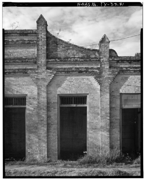 File:Historic American Buildings Survey, Bill Engdahl for Hedrich-Blessing, Photographers, February, 1979 BRICKWORK OF PEDIMENT AND DOORWAY. - La Madrilena, 1002 East Madison Street, HABS TEX,31-BROWN,12-5.tif