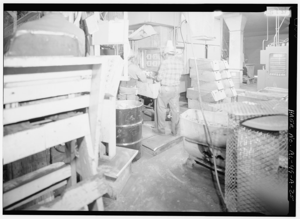 File:INTERIOR VIEW, UNIDENTIFIED MOLD MAKING ACTIVITY. - Stockham Pipe and Fittings Company ...