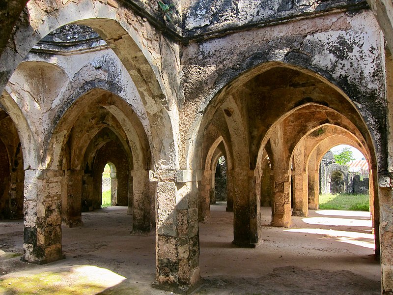 File:Inside the great mosque of Kilwa.jpg