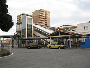 JRCentral-Tokaido-main-line-Yaizu-station-north-entrance-20101215.jpg