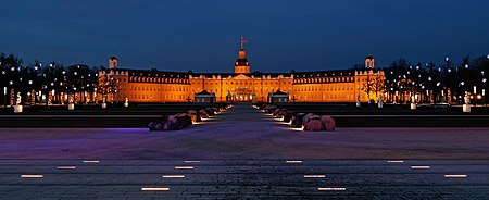 Fail:Karlsruhe Palace - Christmas illumination.jpg