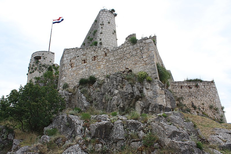 File:Klis Fortress, Klis (HR) - panoramio.jpg