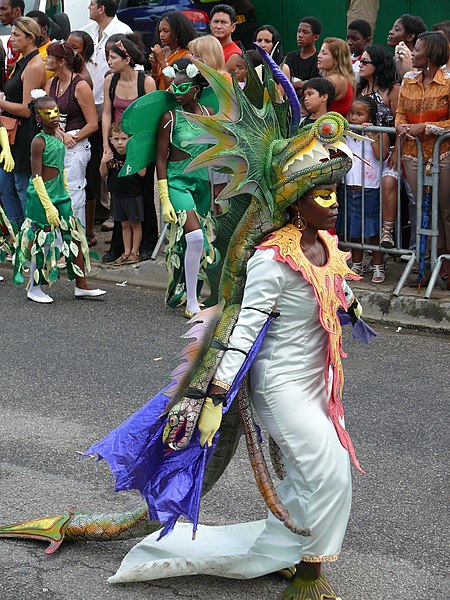File:Kourou carnaval femme creole costume 2007.jpg - Wikimedia Commons
