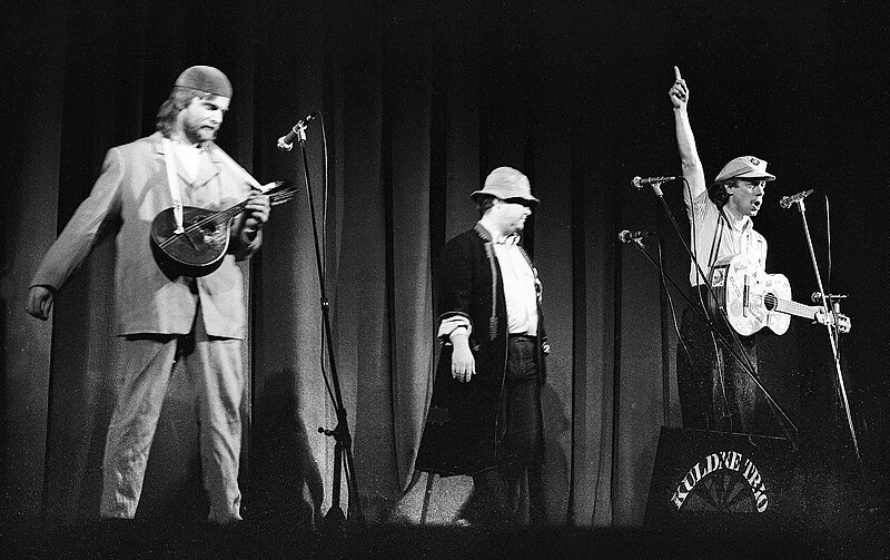 File:Kuldne Trio, Vello Toomemets, Mihkel Smeljanski ja Jüri Vlassov 1987 (2).jpg