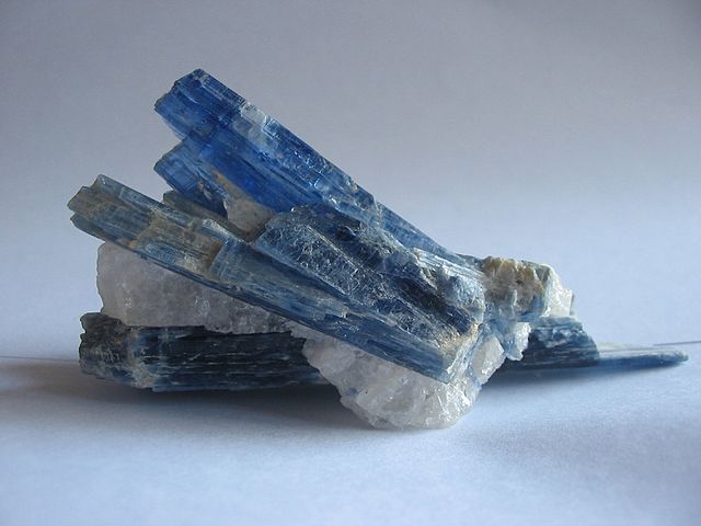 Kyanite crystals (unknown scale)