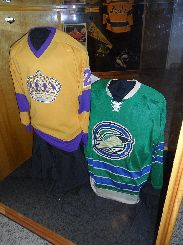 File:Oakland seals jersey at ihhof.jpg - Wikipedia