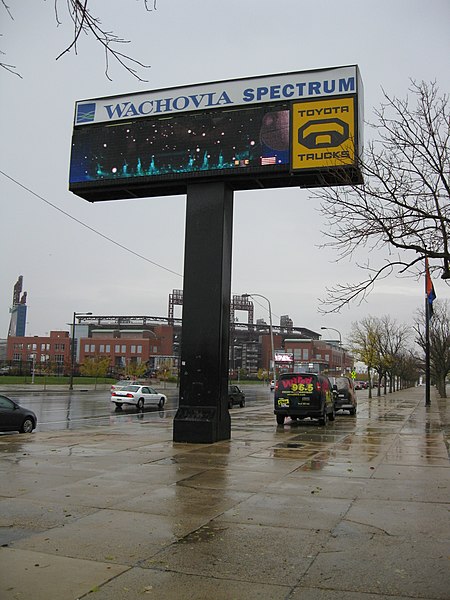 File:Last Stroll at the Wachovia Spectrum (4040771785).jpg