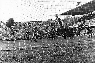Liedholm goal Sweden vs Mexico WC 1958.jpg