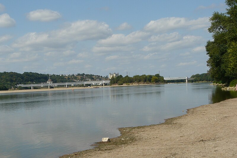 File:Loire depuis Villebernier.JPG