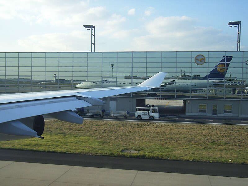 File:LufthansaAirbusA340ty13510.jpg