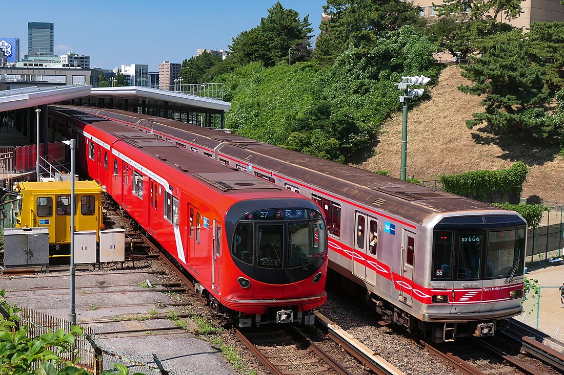 File:Marunouchi-Line-Series2000 Series02.jpg