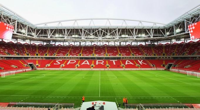 Sicht von der Haupttribüne (Unterrang Mitte)