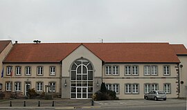 Mittelbronn, Mairie et l'école.jpg