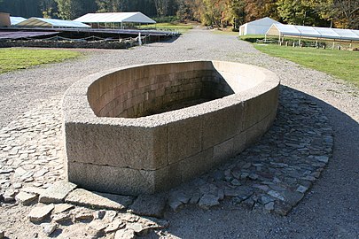 Le bassin monumental de Bibracte.