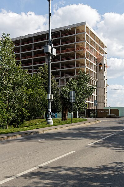 File:Moscow, Zhukov 8 (Taller Building) July 2023 01(DXO).jpg