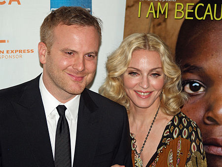 Tập_tin:Nathan_Rissman_and_Madonna_by_David_Shankbone.jpg