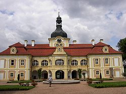 Barokní zámek Nebílovy