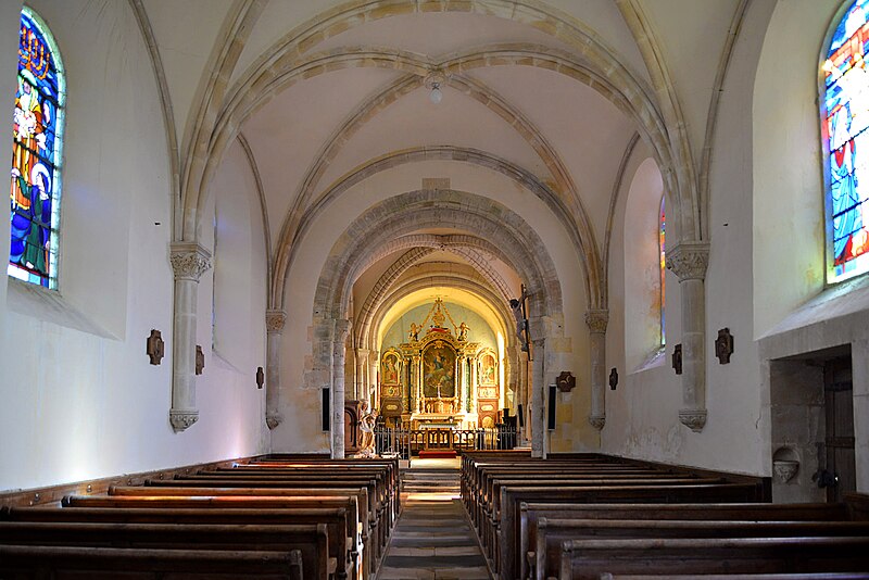 File:Nef de l'église Saint-Martin de Brévands.jpg