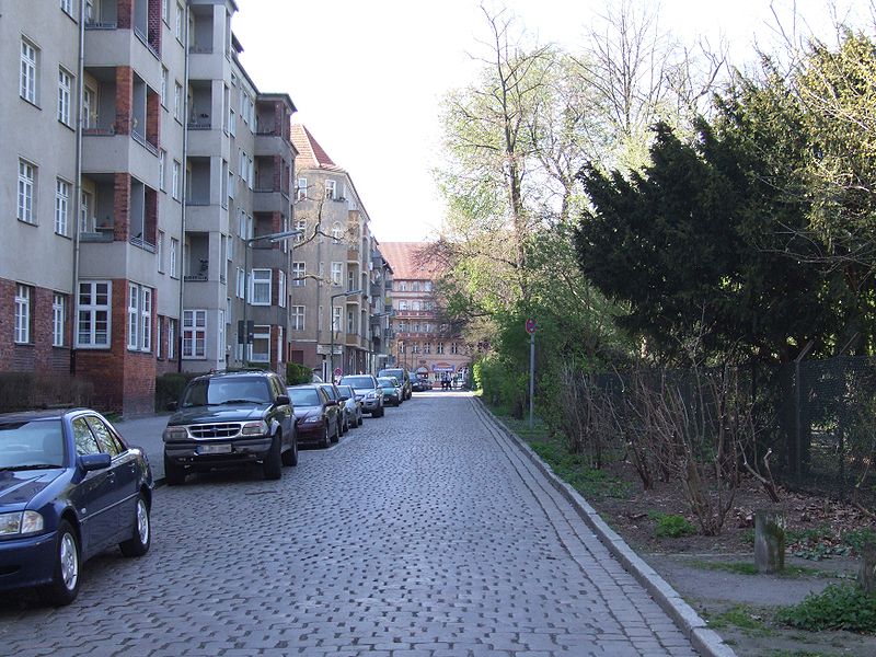 File:Neukölln Wildenbruchplatz.JPG