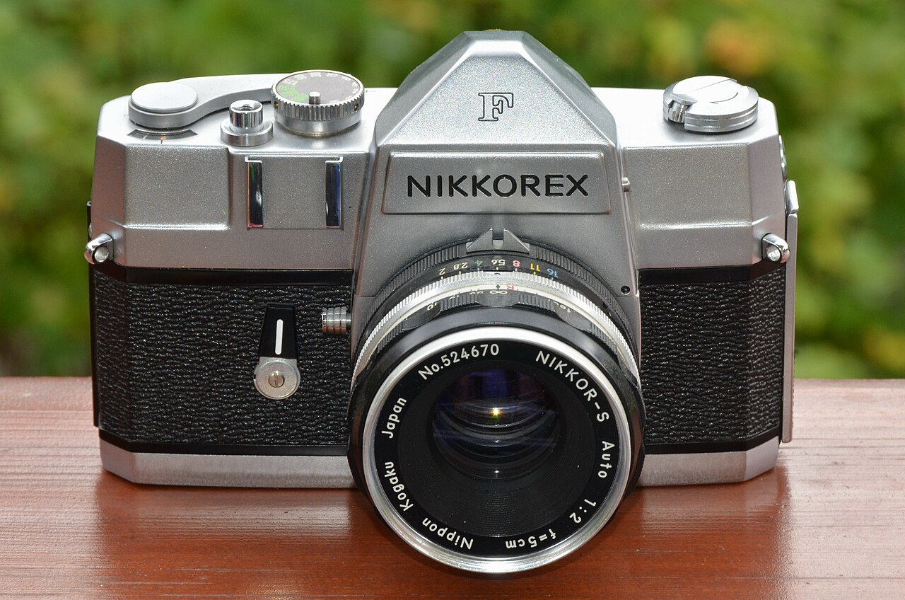 File:Nikkorex F with NIKKOR-S Auto 1 - 2 f=5cm lens.jpg - Wikipedia