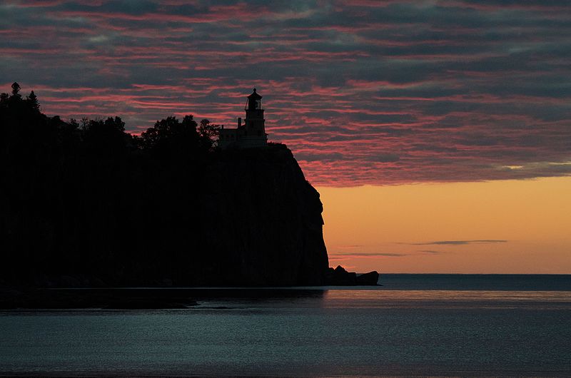 File:North Shore Trip - Split Rock at Sunrise (20575818552).jpg