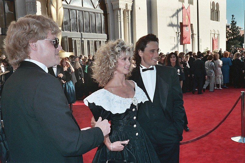 File:Olivia Newton-John and Matt Lattanzi (1989).jpg