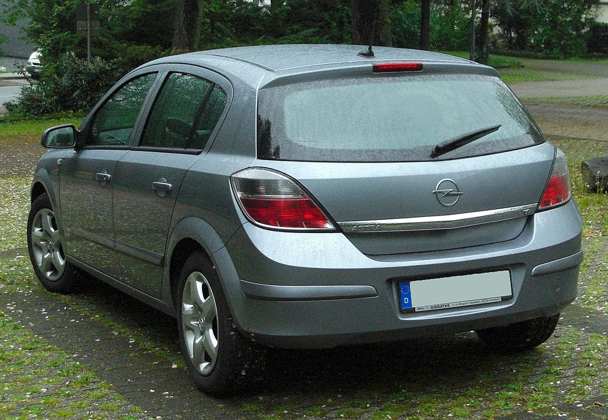 File:Opel Astra J rear-1 20100725.jpg - Wikipedia