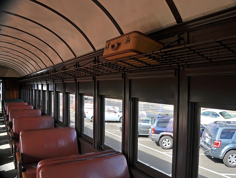 File:Oregon Coast Scenic Railroad passenger car 1.jpg