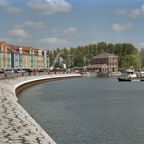 File:Overzicht dok - Hellevoetsluis - 20376008 - RCE.jpg