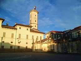 View of the facade from the exedra with hexagonal tower Palazzo storico a Cesano Maderno.jpg