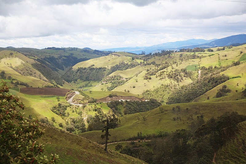 File:Parque nacional natural Puracé 02.jpg