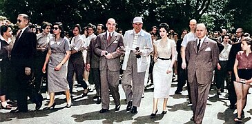 Președintele Juan Domingo Perón cu actrița italiană Gina Lollobrigida în timpul primei ediții a Festivalului de Film de la Mar del Plata, 1954