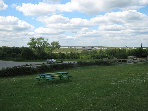 Picnic Area in Darenth Country Park - geograph.org.uk - 2489850