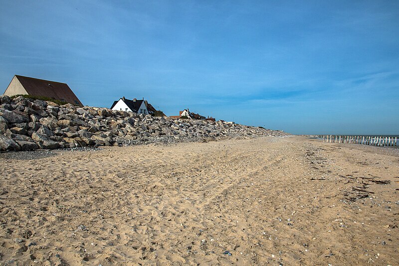 File:Plage & Digue 1.jpg