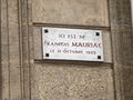 English: Commemorative plaque — the house where François Mauriac was born (86, rue du Pas-Saint-Georges, Bordeaux) Français : Plaque commémorative — la maison natale de François Mauriac (86, rue du Pas-Saint-Georges, Bordeaux) Русский: Мемориальная доска — дом, в котором был рождён Франсуа Мориак (86, rue du Pas-Saint-Georges, Бордо)