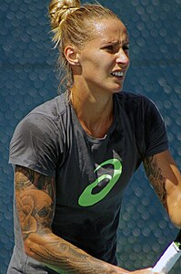 Polona Hercog (23928867773).jpg