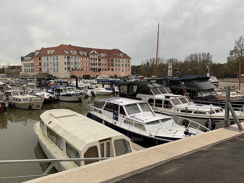 File:Port Plaisance Cergy 1.jpg